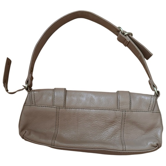 Kenneth Cole Reaction Tan Leather Bag with gold buckle detail - Picture 2 of 8